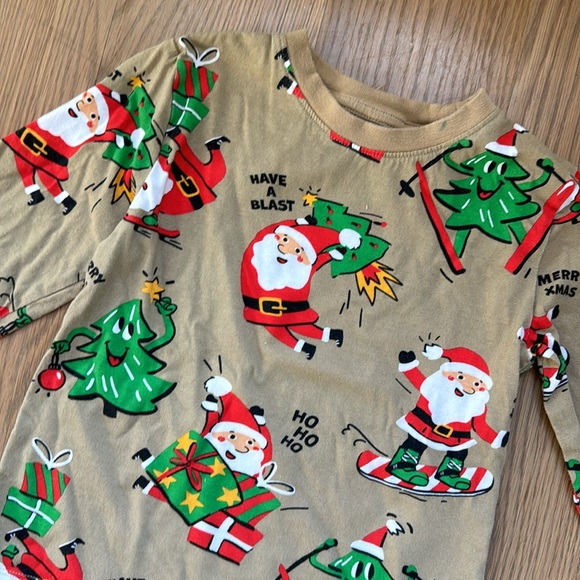 H&M Santa Printed LS T-Shirt - Picture 2 of 6